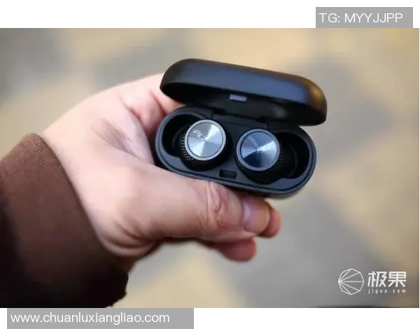 足球明星无线耳机引领潮流运动科技体验畅享激情与音乐的完美结合